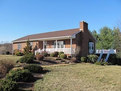 1st image of 3370 Lakewood Dr