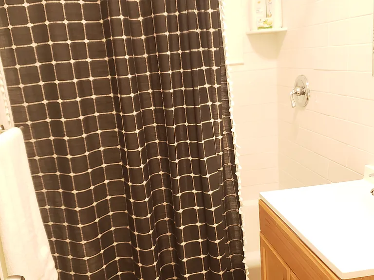 40 Hamilton Rd #1W — Photo 7