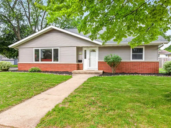 2001 N Douglas St, Appleton, WI 54914