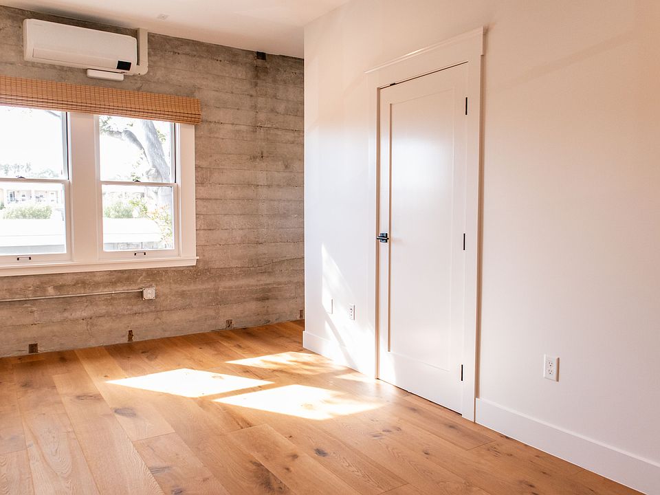 1st image of 87 S Oak St #202