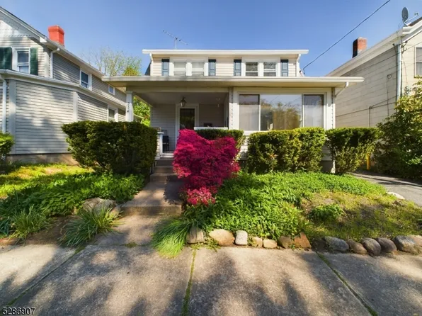 214 Paterson Ave, Midland Park Boro, NJ 07432