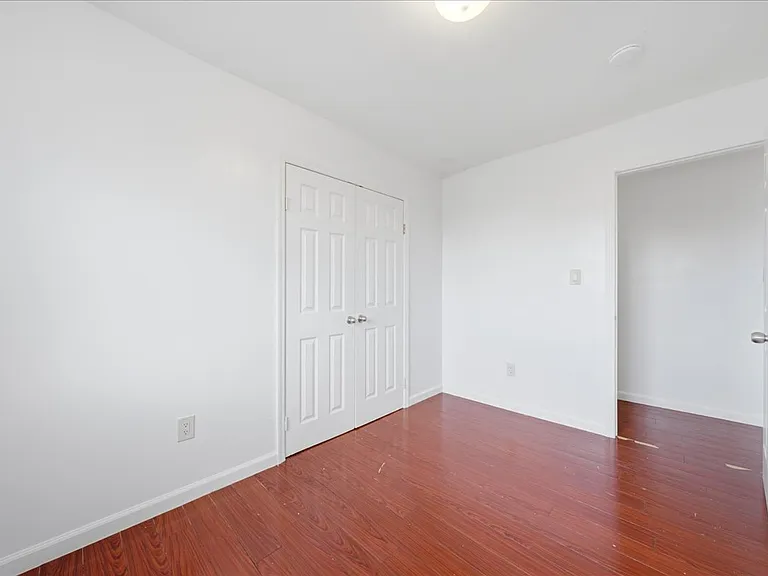 1114 E 211th St #2 — Photo 14