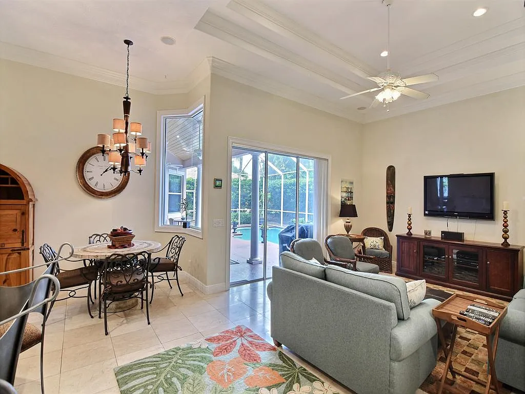 3 bed, 3.5 bath, 2084 sqft, $5,500 — Photo 3