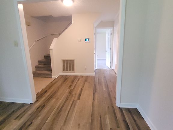 4th image of 5843 Pettigrew Dr