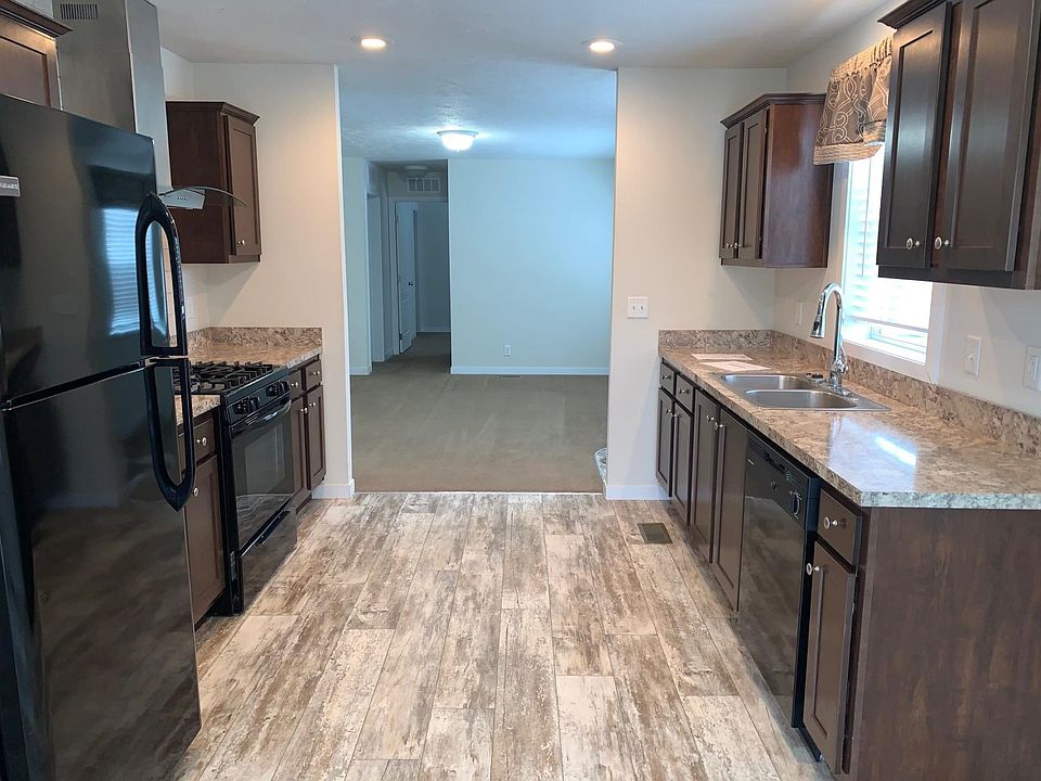 1st image of 17188 Roberts Dr