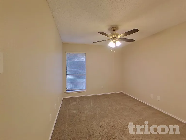 3910 Lillie St — Photo 14