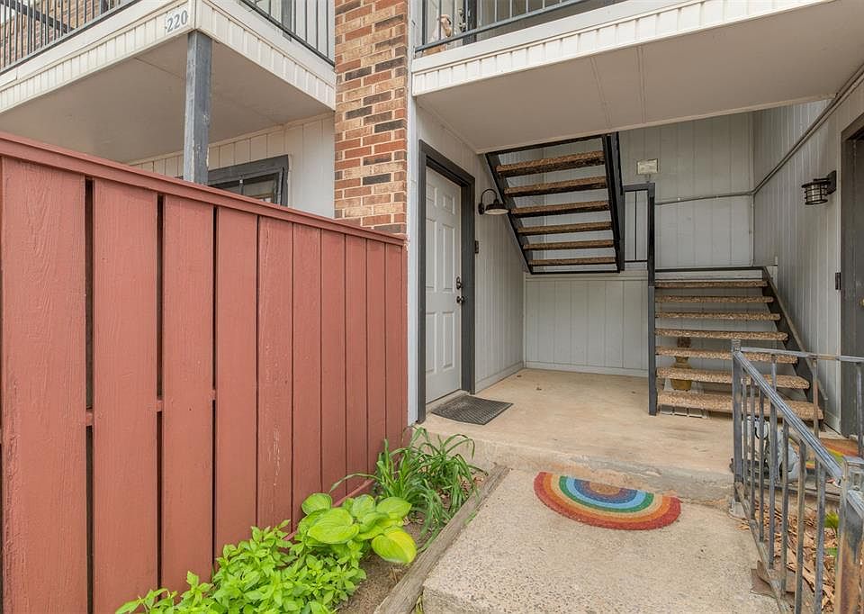 1st image of 3003 River Oaks Dr APT 120