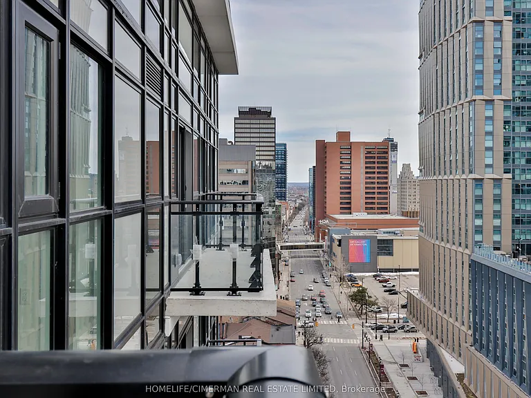 206 King St W #Penthouse 1 — Photo 16