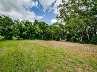 909 Grandaddy Ln, Lutz, FL 33548