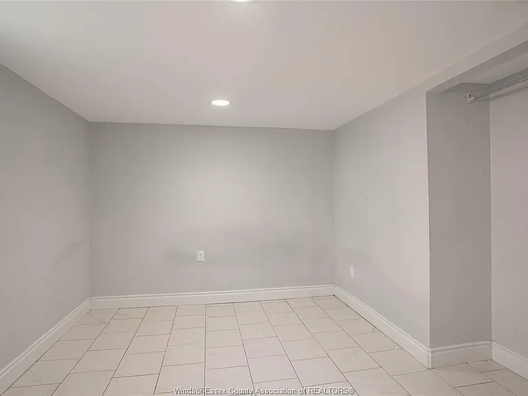 354 Curry Ave — Photo 16