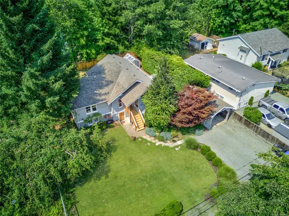 970 1st St, Courtenay, BC V9N 1A9