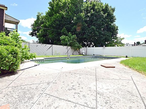 4th image of 1417 Mather Ave