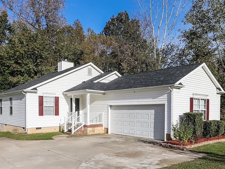 11926 Stewarts Crossing Dr — Photo 1