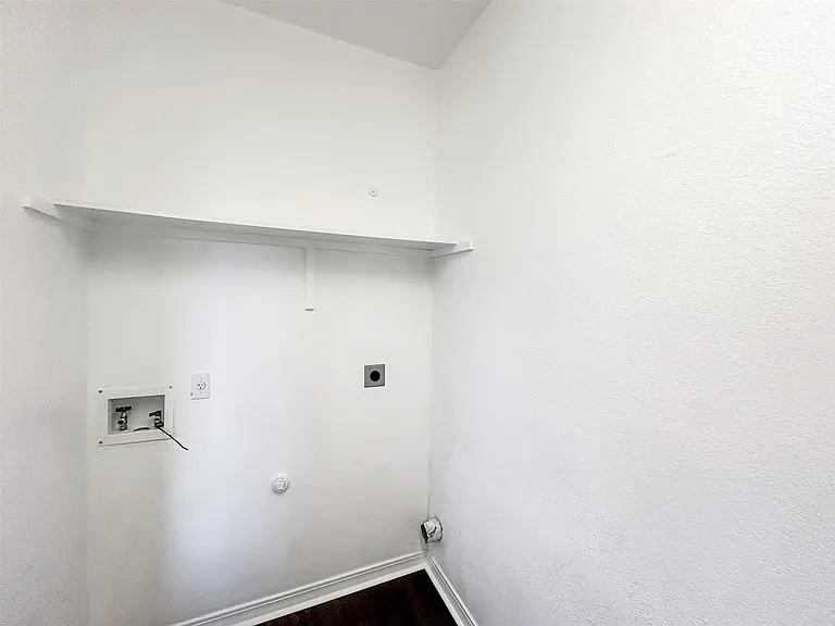 4712 Lake Champlain Ln — Photo 10