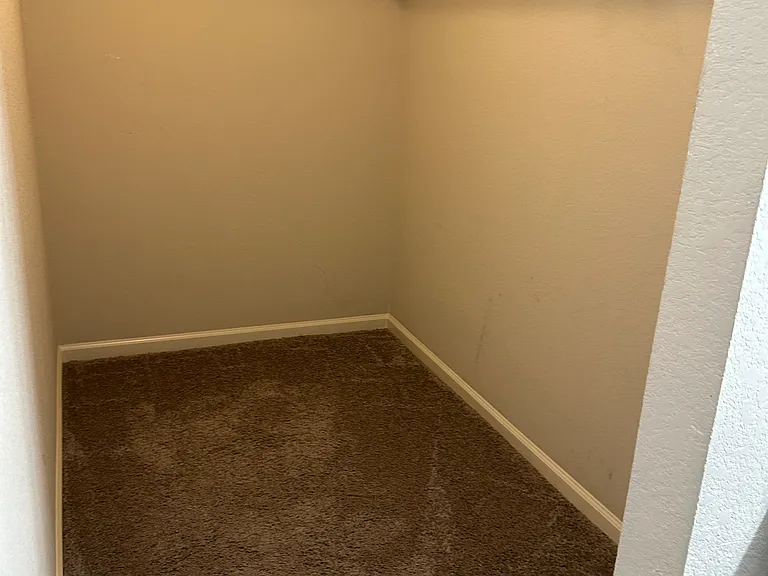 2250 Getty Dr — Photo 13