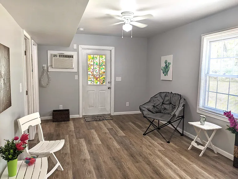 105 Linden Streetlower S — Photo 7