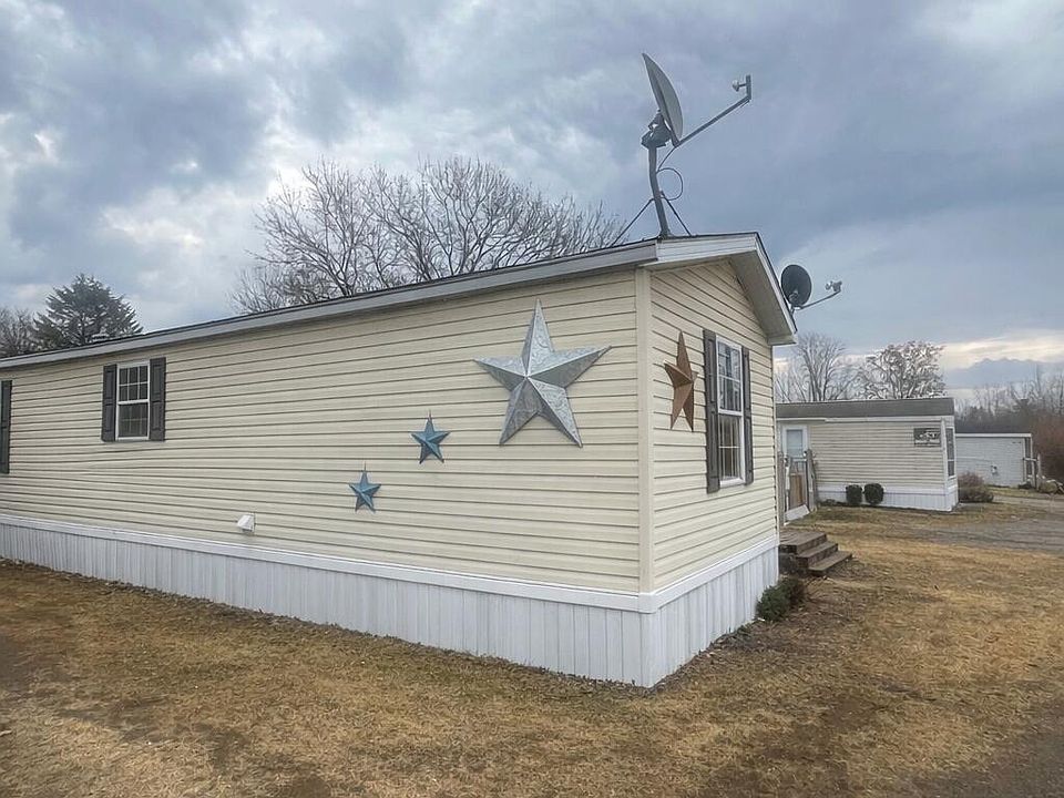 1st image of 10 Debra Ln