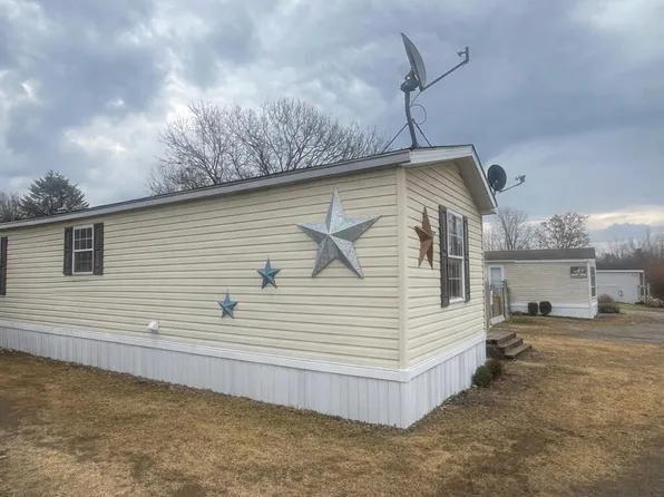 10 Debra Ln, Plattsburgh, NY 12901