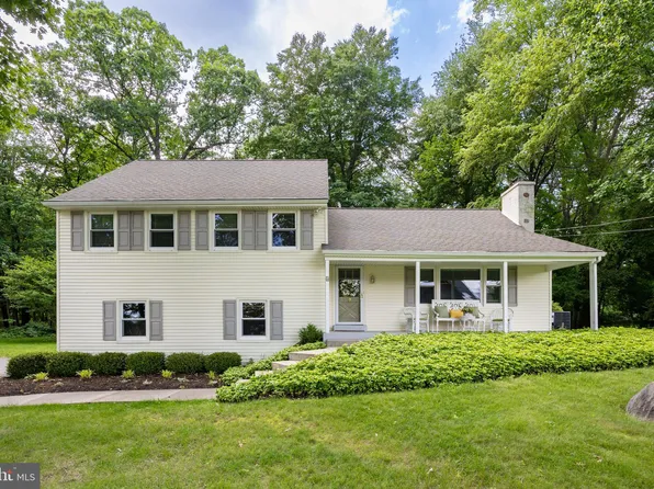 4 Toms Cir, Malvern, PA 19355