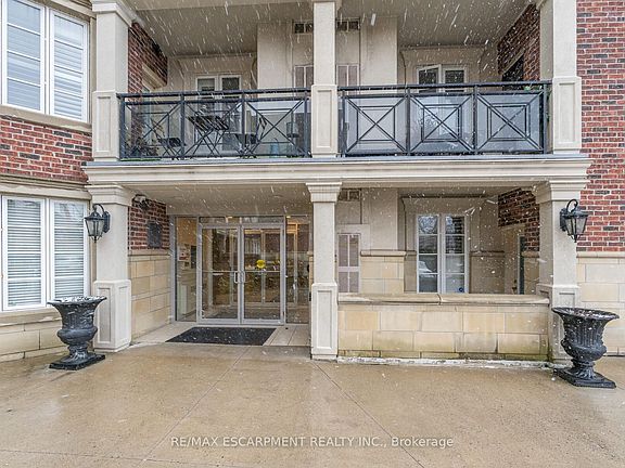 3rd image of 3351 Cawthra Rd #116