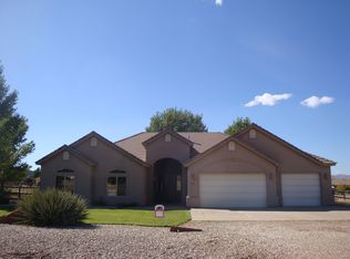 829 N Old Farms Rd, Dammeron Valley, UT 84783