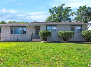 2008 Lighter St, Pekin, IL 61554