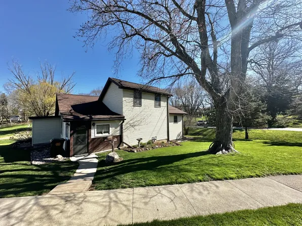 110 E State Rd, Mount Carroll, IL 61053