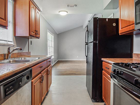 5th image of 1151 Claer Dr