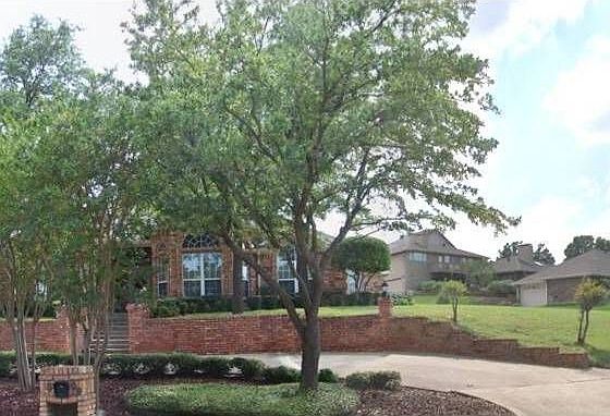 1st image of 3309 Bluffview Dr