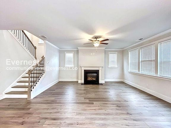 4th image of 504 Cunninghame Ct