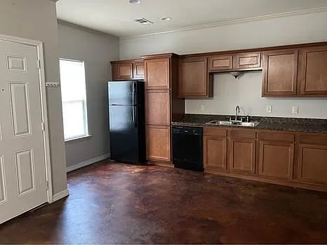 110 Flagstone Dr — Photo 2