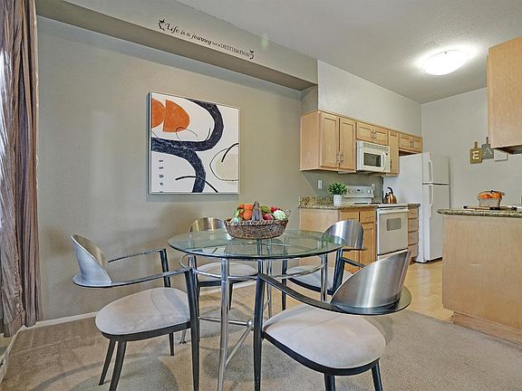4th image of 129 Bayside Ct