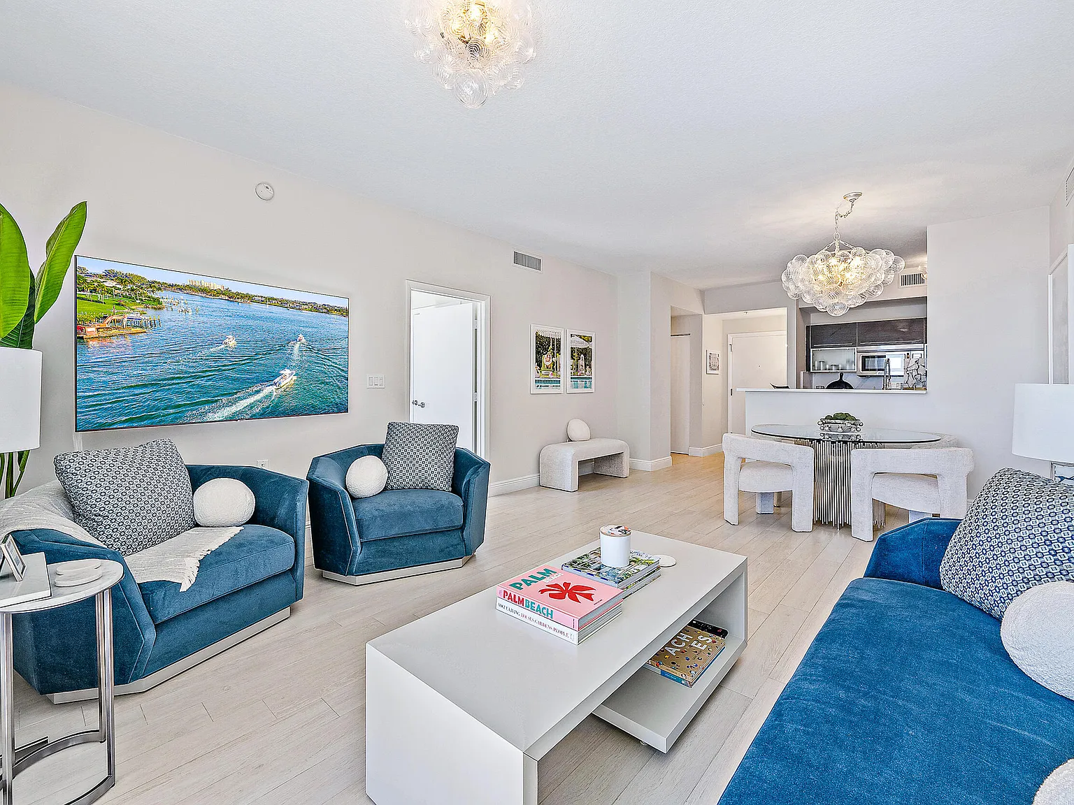 2 bed, 2.0 bath, 1205 sqft, $5,000 — Photo 3