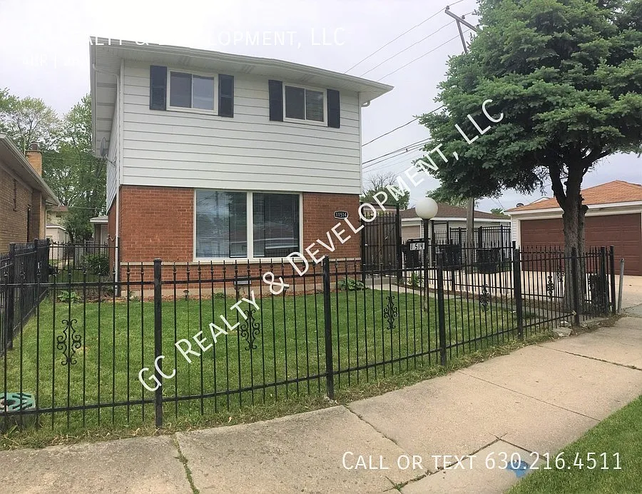 11514 S Laflin St photo 1