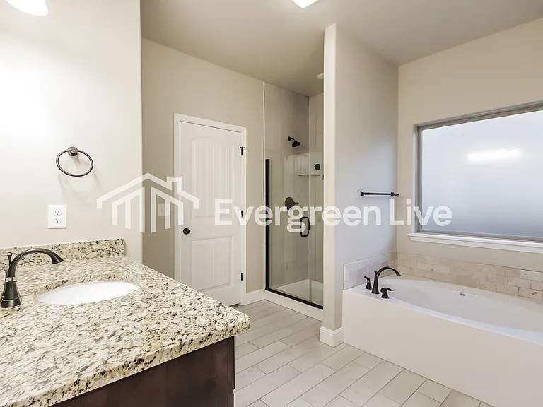 2100 Periwinkle Pl — Photo 10