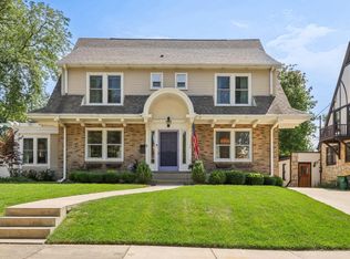 2609 E Newton Ave, Shorewood, WI 53211