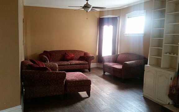 5th image of 7047 N Ashland Ave