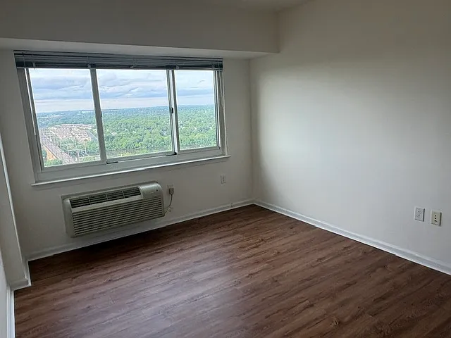 110 Somerset St #2104 — Photo 15