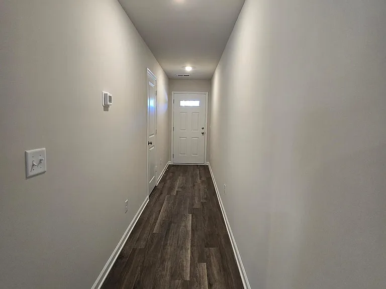 1128 Russell Ave — Photo 18