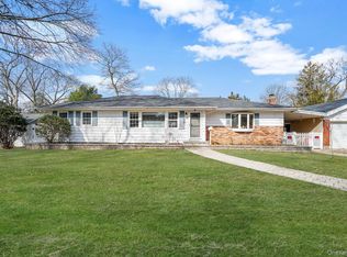 33 High St, Ronkonkoma, NY 11779