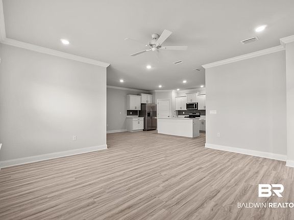 4th image of 32125 Lyon Rd