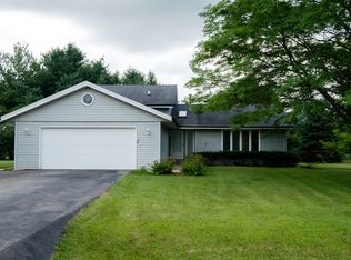 6411 Upper Ridge Way, Roscoe, IL 61073