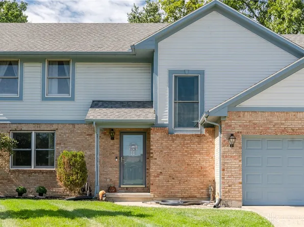 10053 Village Tree Ct, Miamisburg, OH 45342