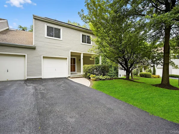 32 Meadow Way, Hopewell Junction, NY 12533