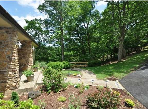 542 Long Needle, front walk and landscaping