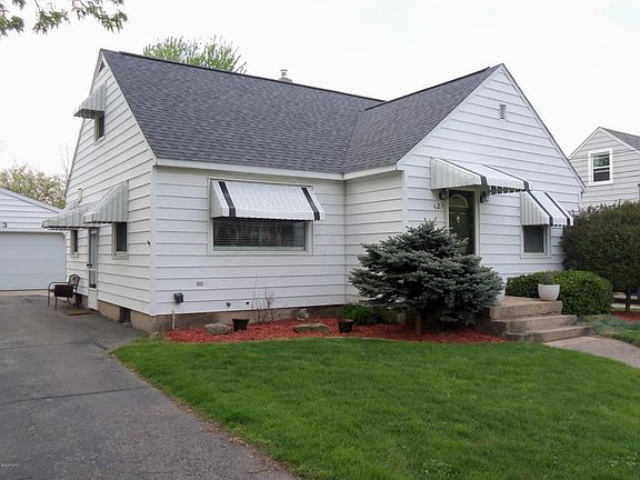 3rd image of 523 Lankamp St NW