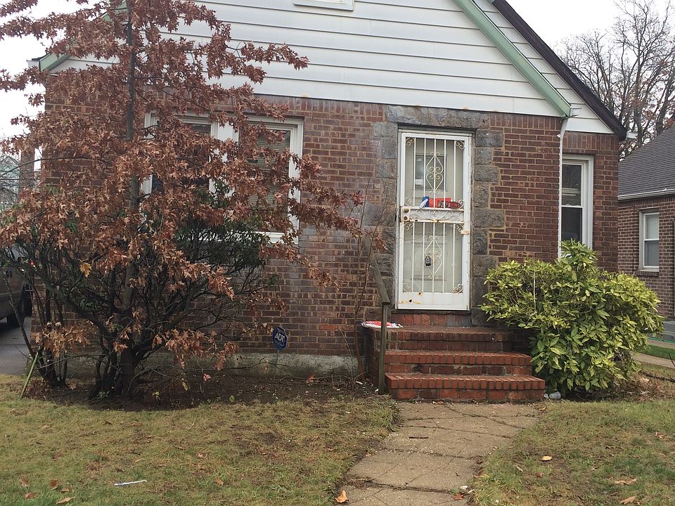 1st image of 11539 208th St #00