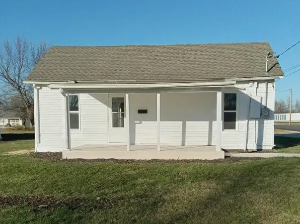 1202 W Locust St, Bowling Green, MO 63334