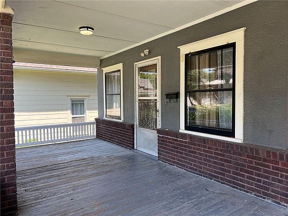 2nd image of 411 Colorado Ave