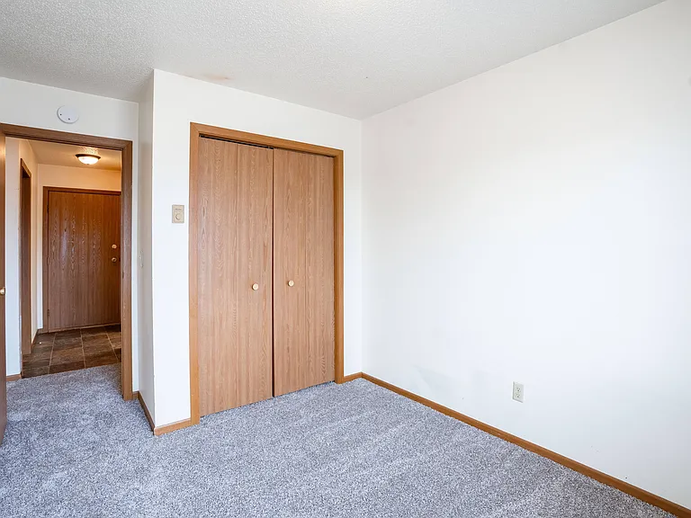 Fargo, ND Southgate Apartments | 21D | Bedroom